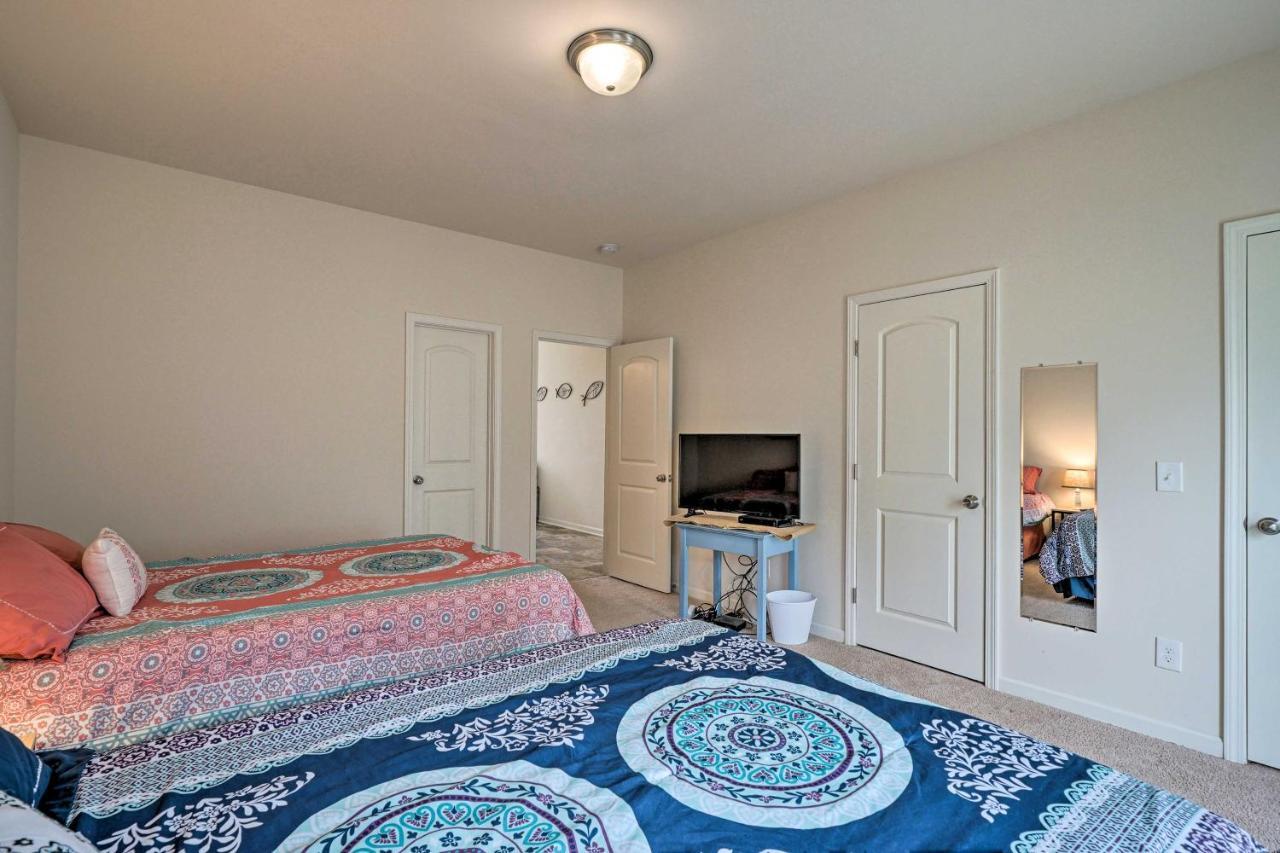 Modern Coastal Condo With Patio 1 Mi To Beaches! Carolina Beach Exterior foto