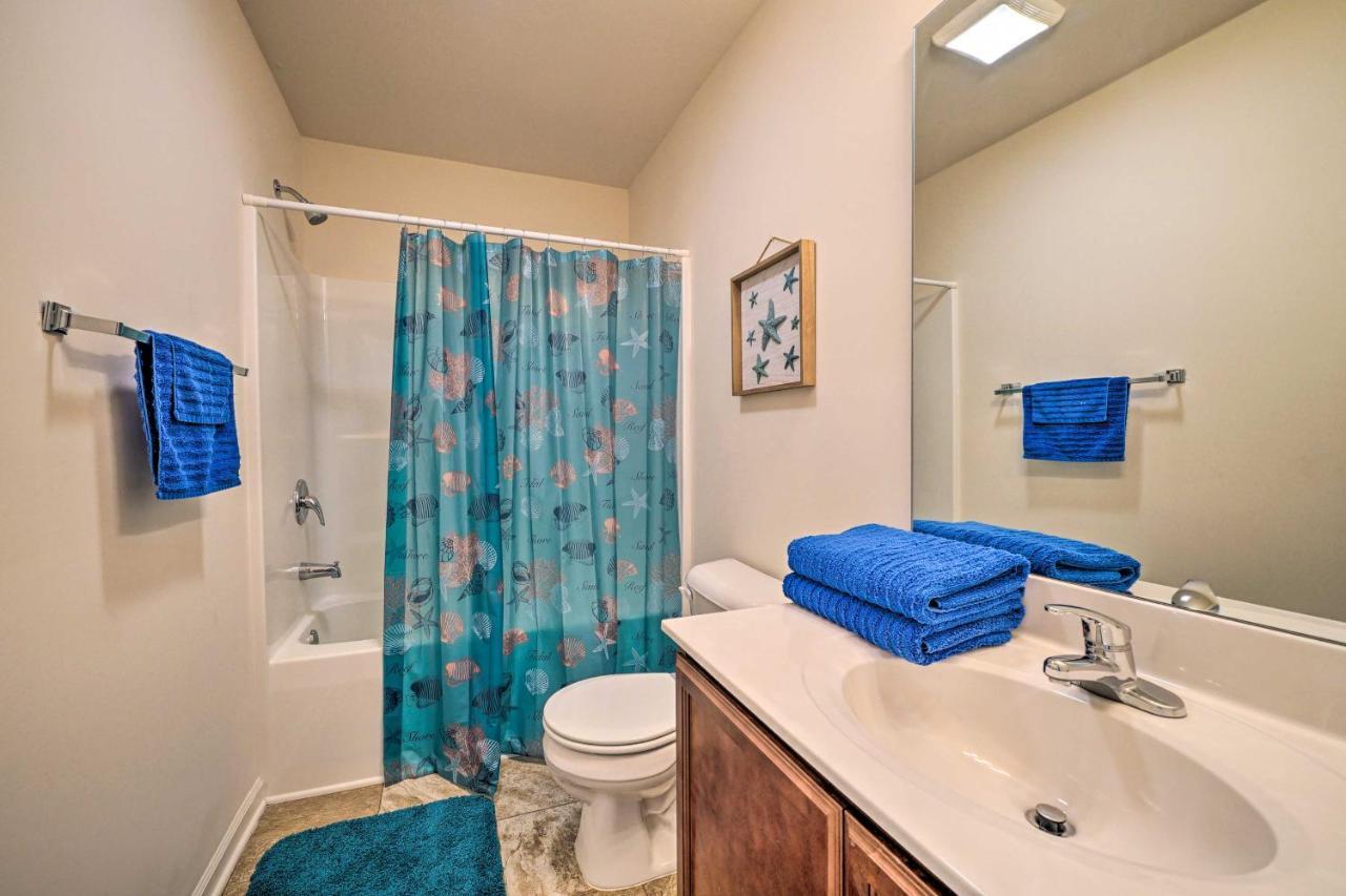 Modern Coastal Condo With Patio 1 Mi To Beaches! Carolina Beach Exterior foto